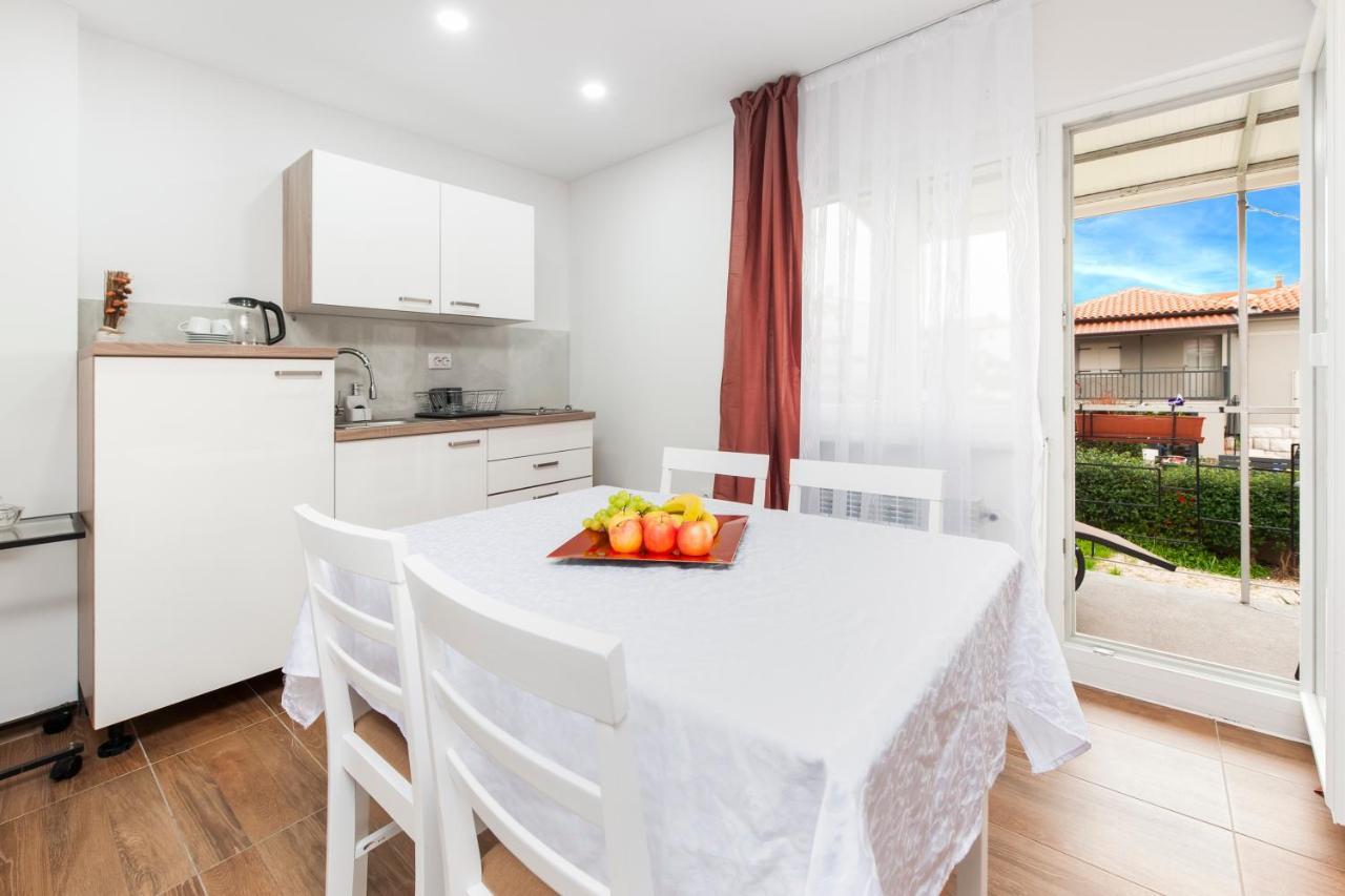 Apartment Sissy Ровинь Экстерьер фото
